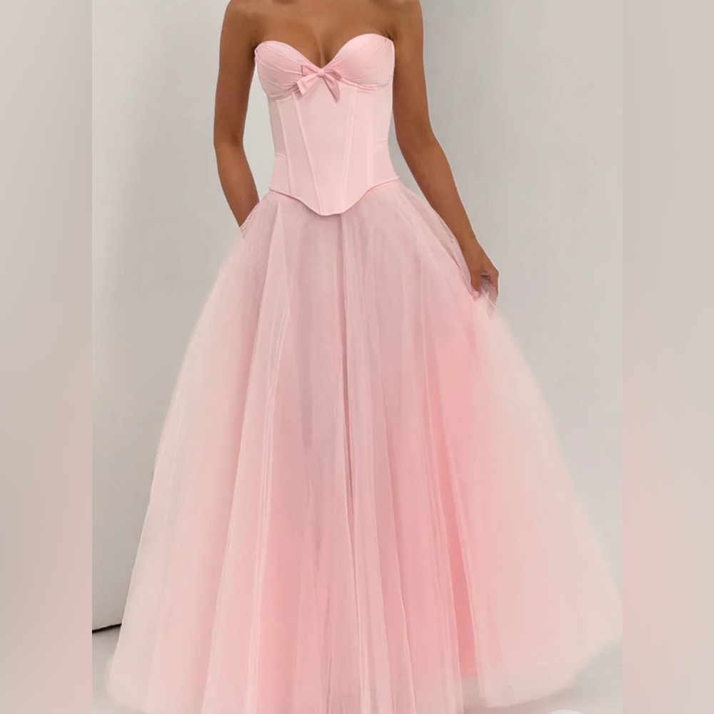 Glinda Inspired Elegant Pink Tulle Ball Gown Set Corset & Skirt